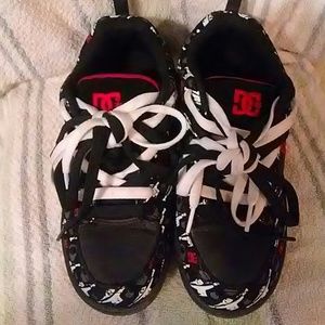 DC boys shoes